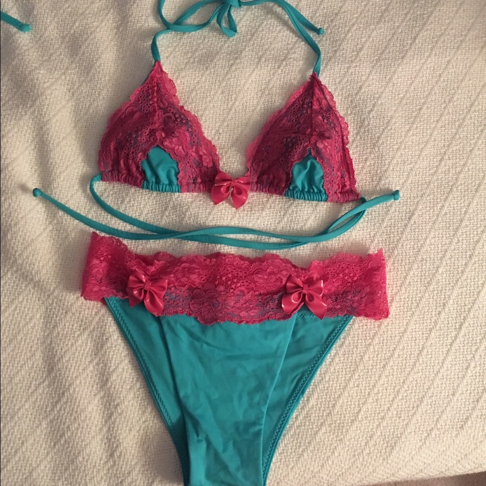 Beach Bunny Bikini NWOT